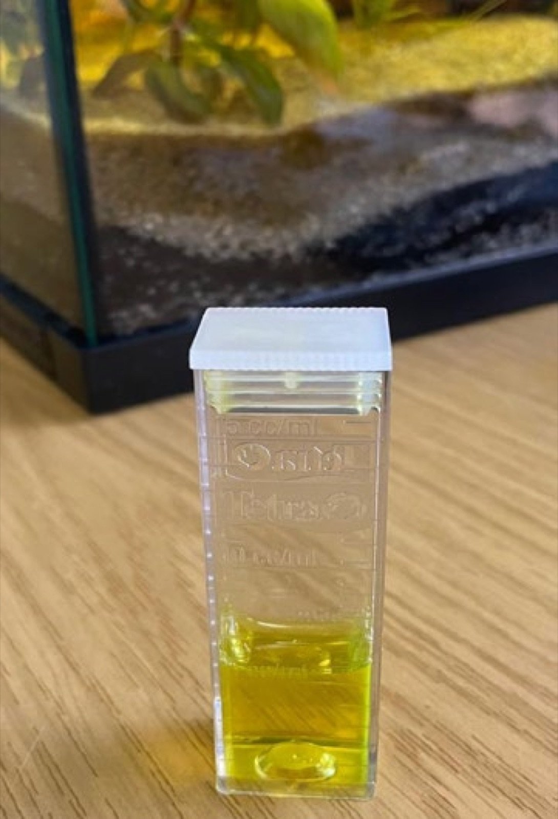 Test des nitrites NO2 de l'eau de l'aquarium